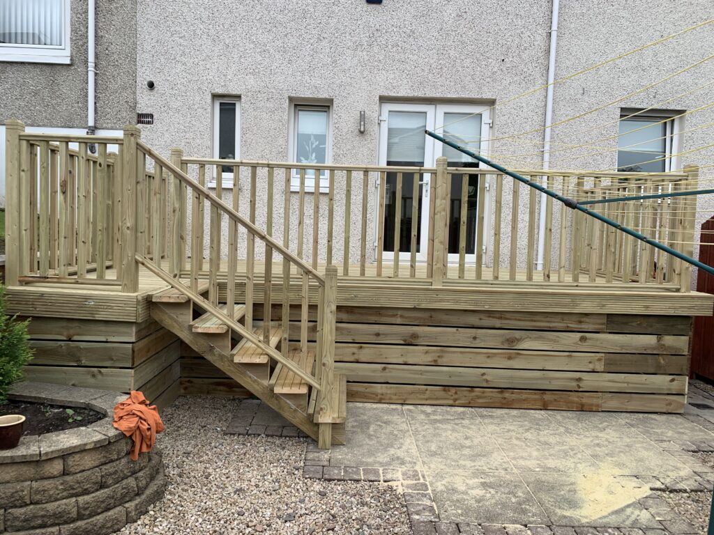 Fencing and Decking Repairs in South Lanarkshire